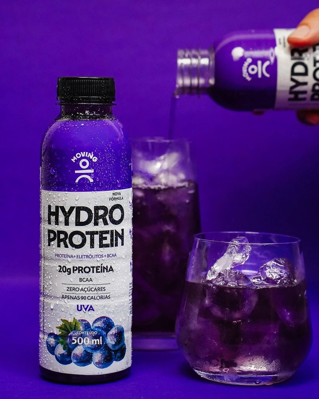 Garrafa de Hydro Protein Uva com copos e gelo